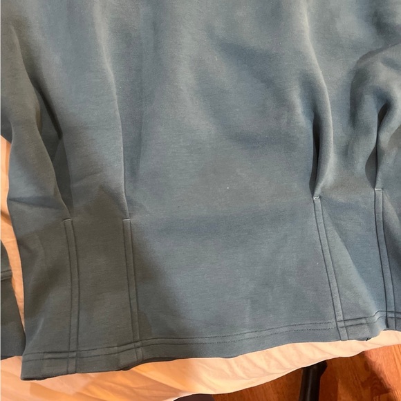 Lululemon sweatshirt - Picture 4 of 4